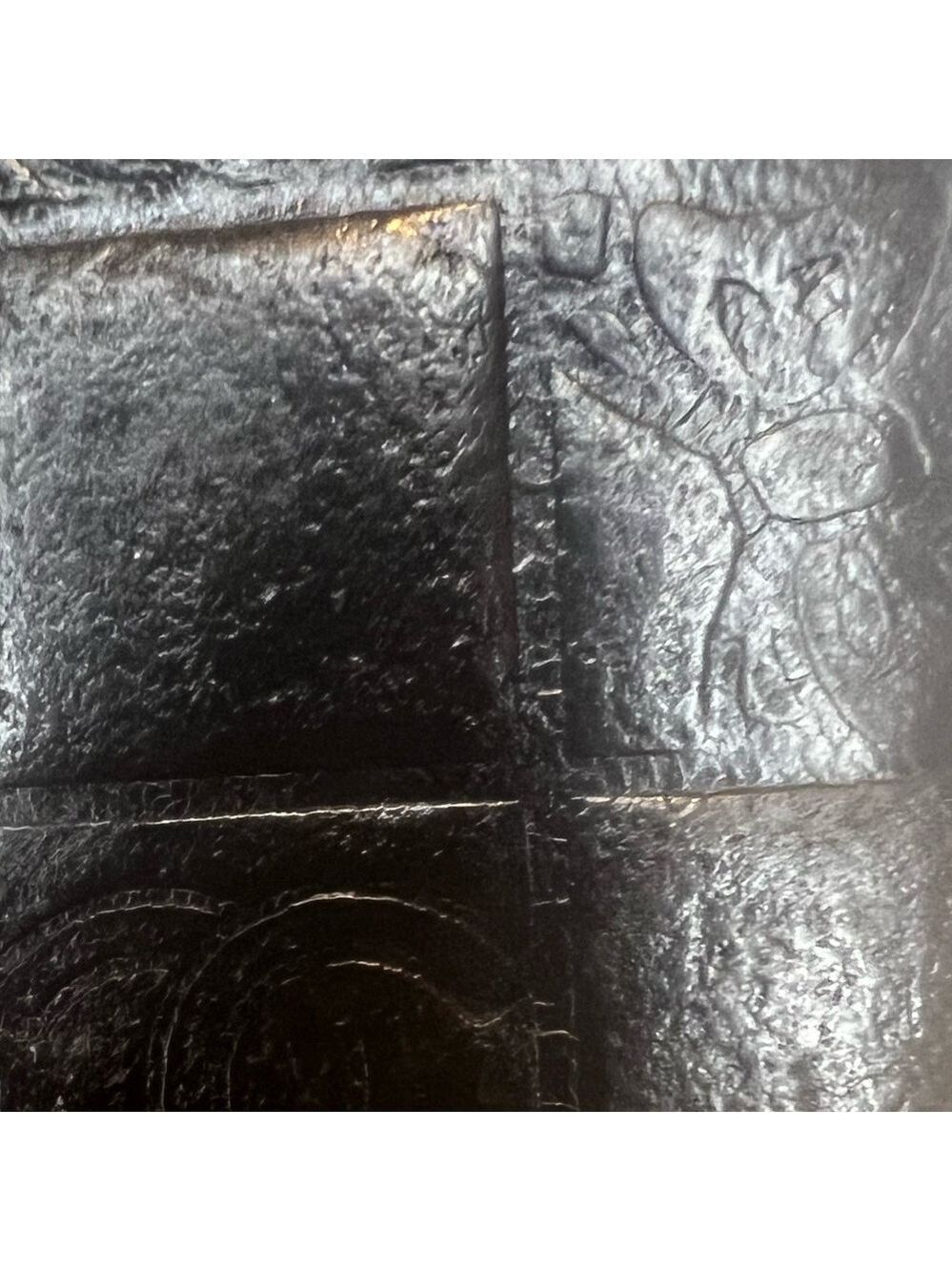 ❤️CHANEL PRECIOUS SYMBOLS ICON LUCKY COMPACT WALLET - Picture 10 of 16